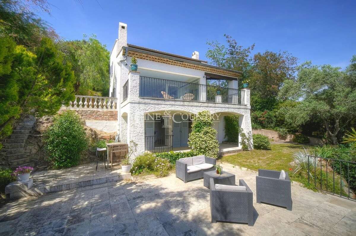 Maison à MANDELIEU-LA-NAPOULE