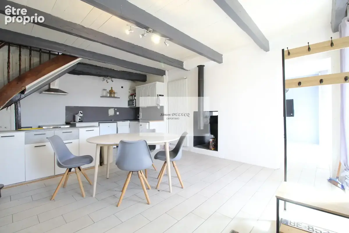 Maison de village avec terrain constructible, calme, terrasse et beau potentiel - photo 4
