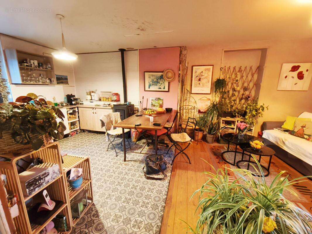 Appartement à SAINT-LAURENT-DE-CERDANS