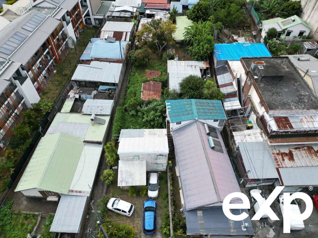 Terrain à LE TAMPON