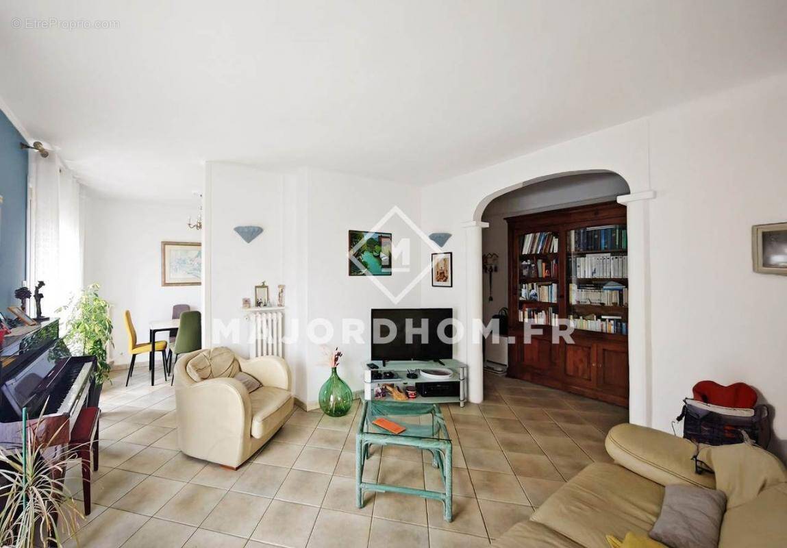 Appartement à MARSEILLE-5E