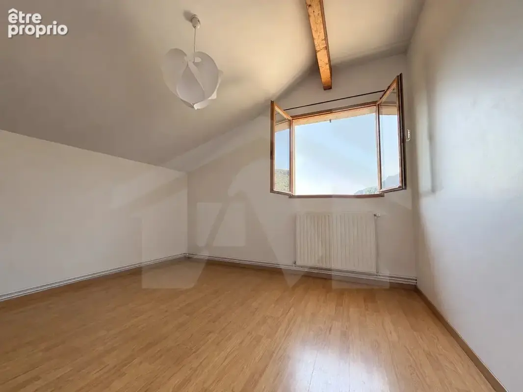 Maison de 151m2 avec terrasse et annexes - photo 6