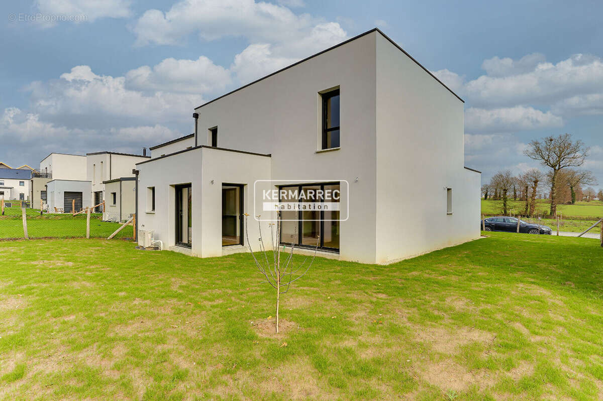 Maison à LA CHAPELLE-DES-FOUGERETZ