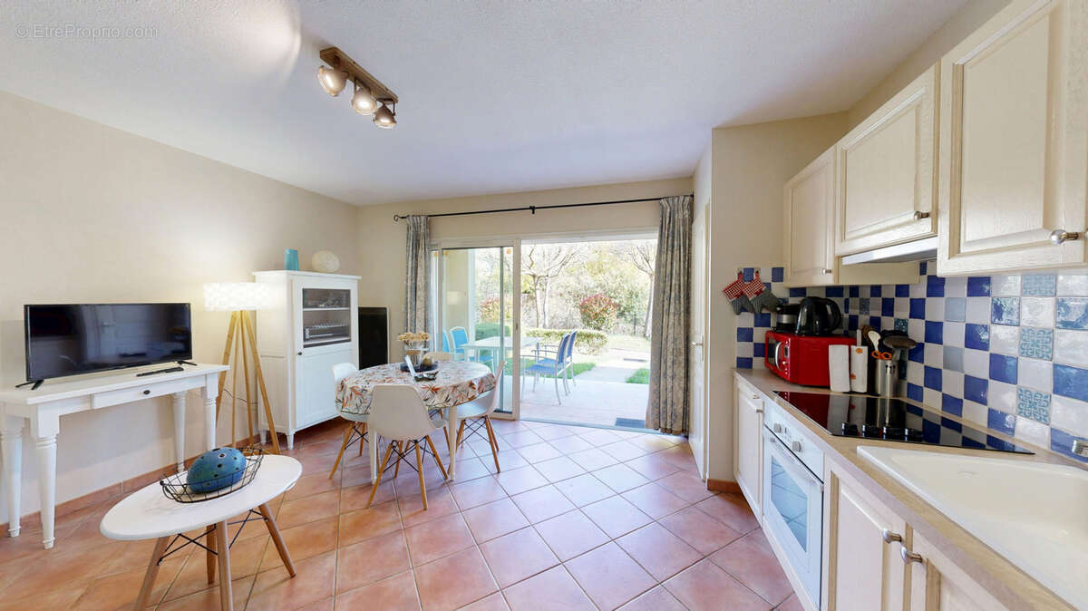 Appartement à GREOUX-LES-BAINS