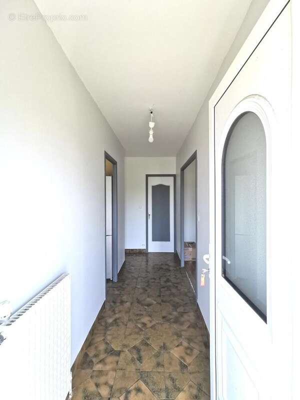 Maison à LA ROCHE-DERRIEN