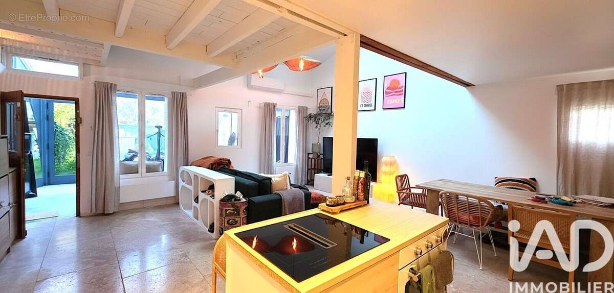 Photo 2 - Maison à IVRY-SUR-SEINE