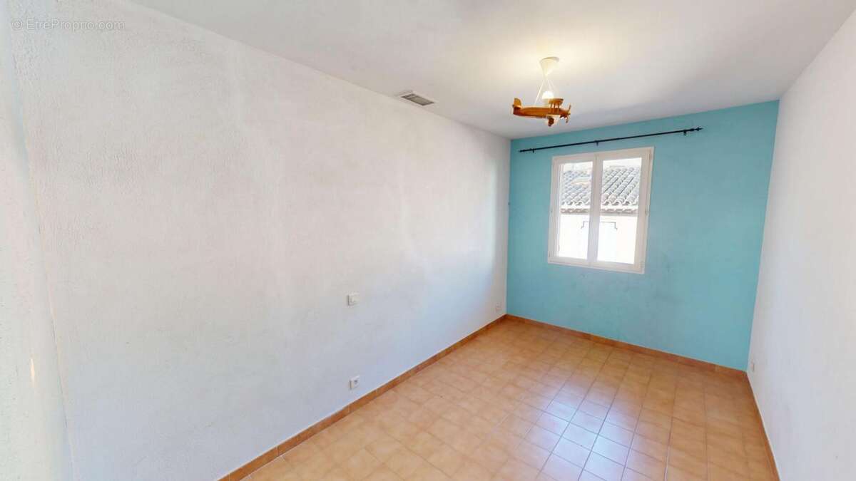 Maison à LE MUY