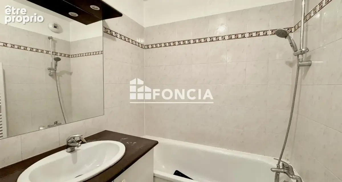 Avignon - Appartement T2 de 32 m² au rez-de-chaussée, avec terrasse et parking, dans une résidence récente et sécurisée - photo 5