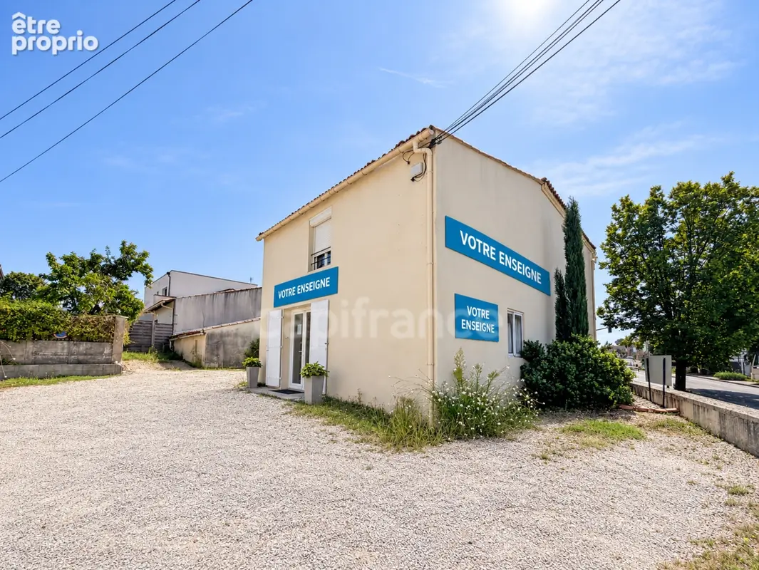 Dpt Gironde (33), à vendre LE HAILLAN Local commercial - photo 5