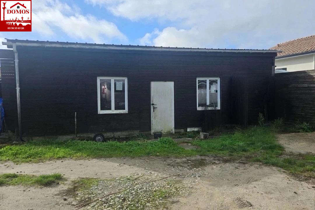 LUDON-MEDOC - Maison de plain pied de 125 m2 env sur une parcelle de 930 m2 env. - photo 7