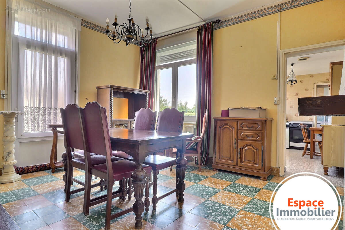 Élégante maison de cheminot avec grand jardin & dépendances   75 m2 Somain - photo 5