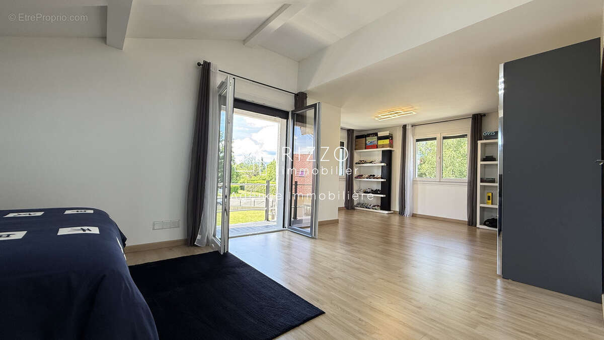 Maison à PREVESSIN-MOENS