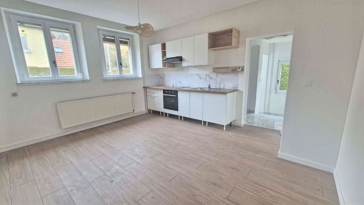 Maison à NOMEXY