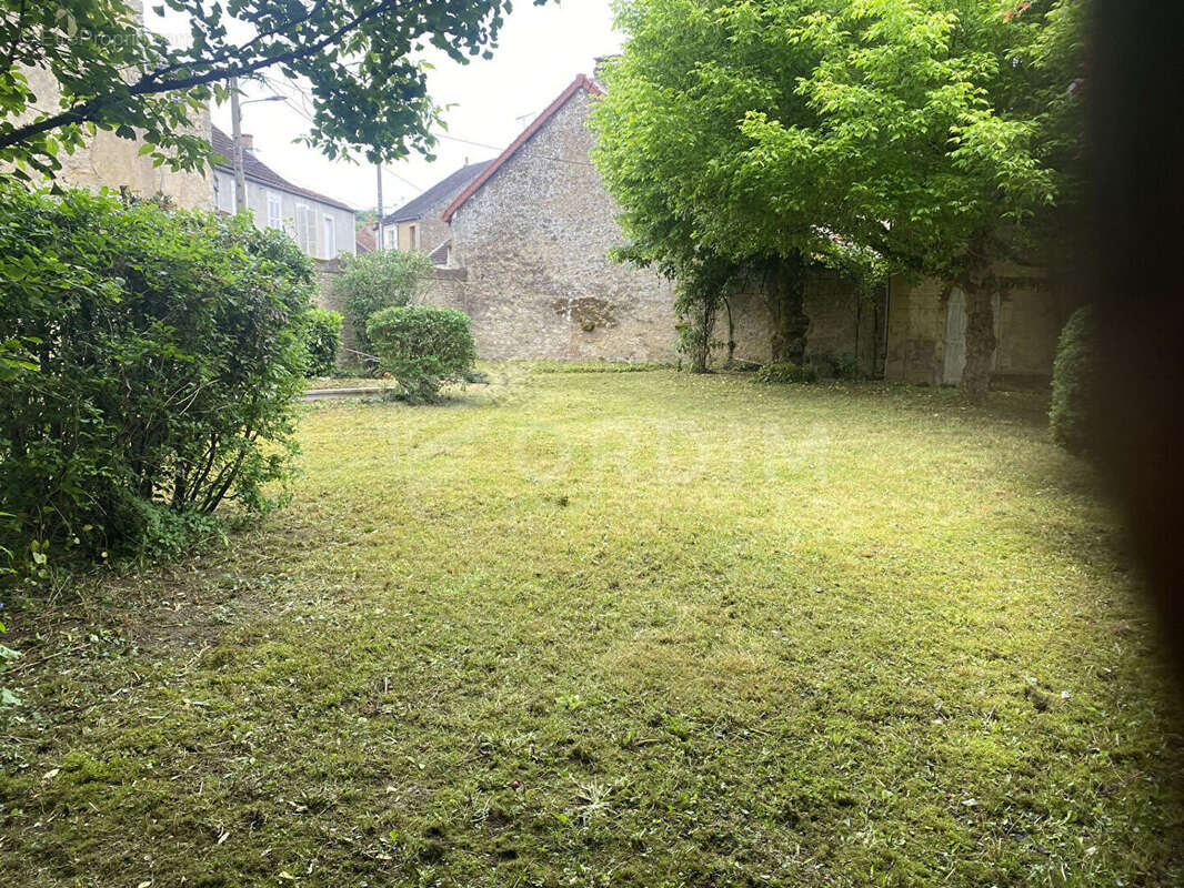Maison à L'ISLE-SUR-SEREIN