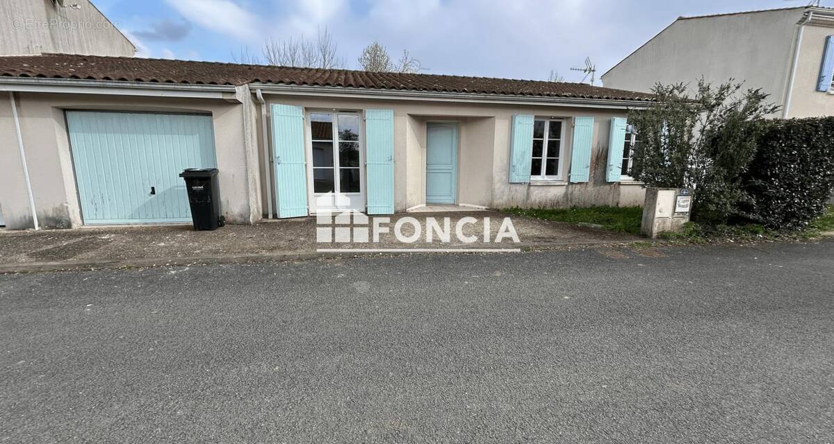 Maison à SAINTES