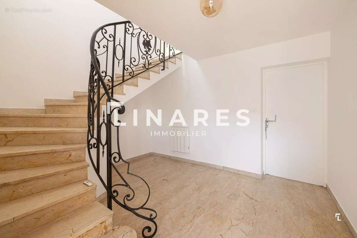 Maison à ROUGIERS