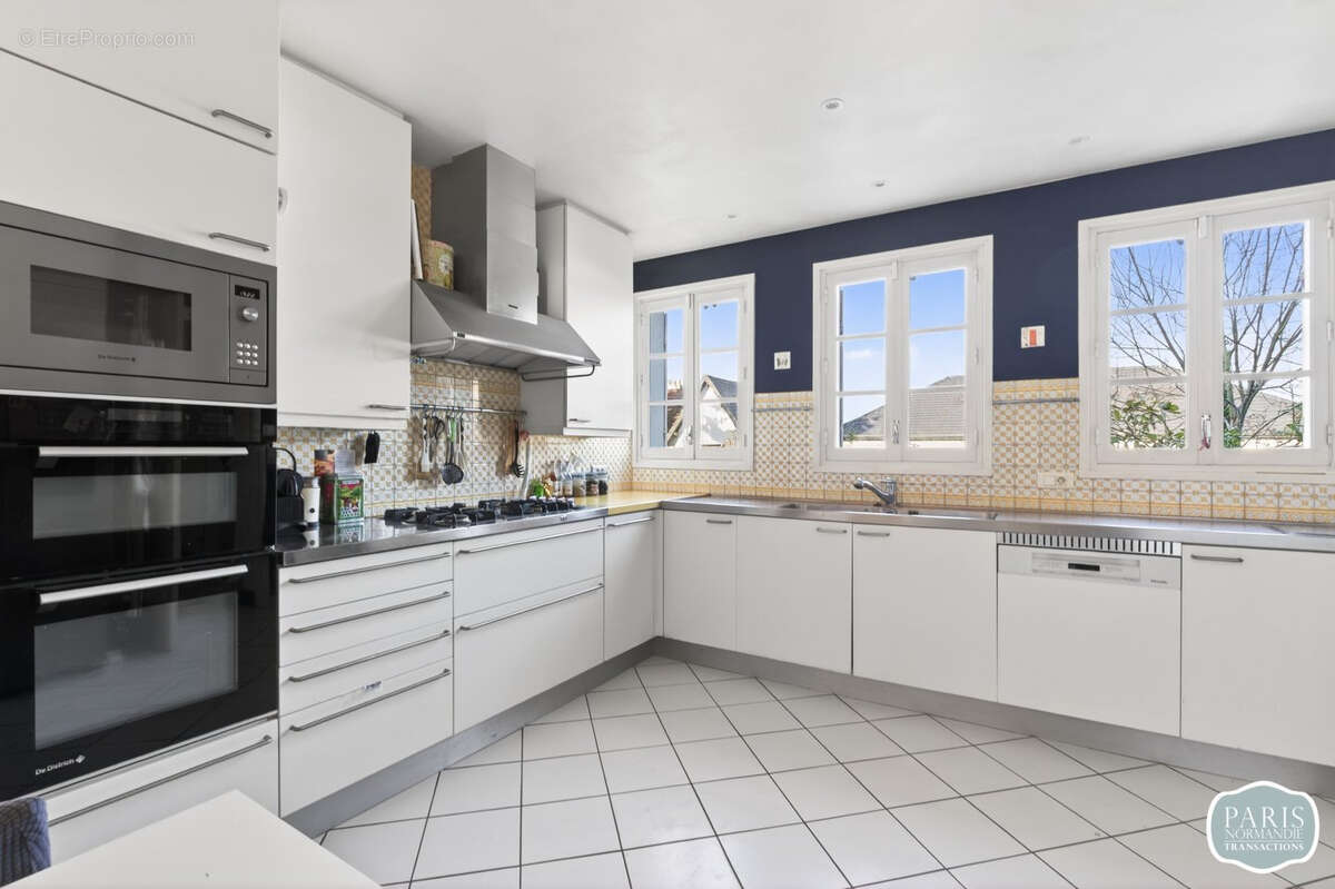 Maison à LOUVECIENNES