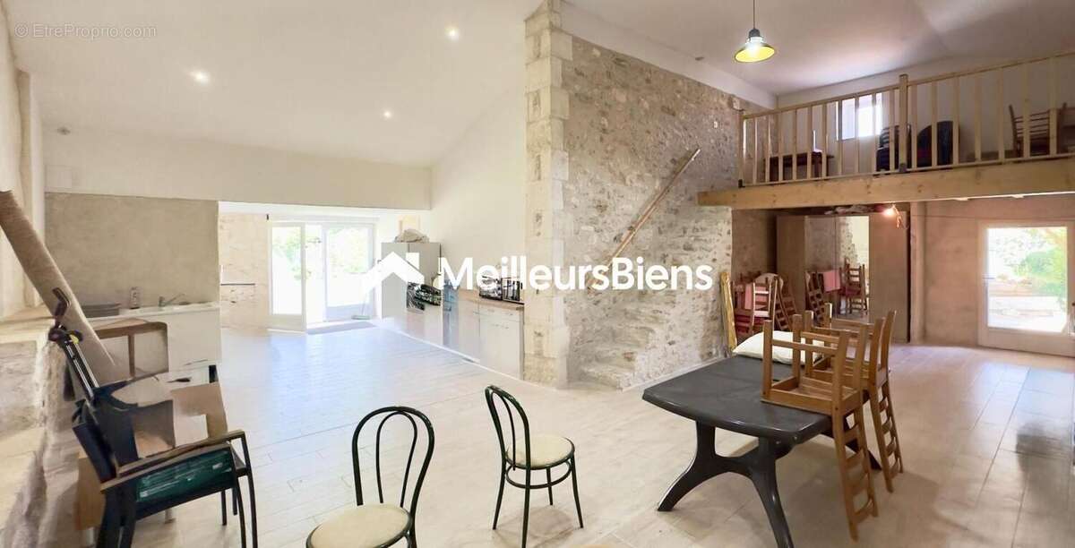 Maison à SAINTES