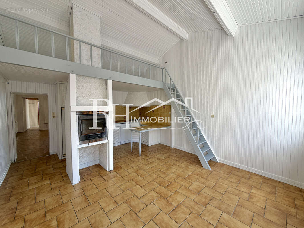Maison T2 - La Gachère - photo 3