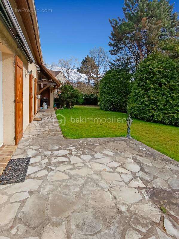 Maison à CLAYE-SOUILLY