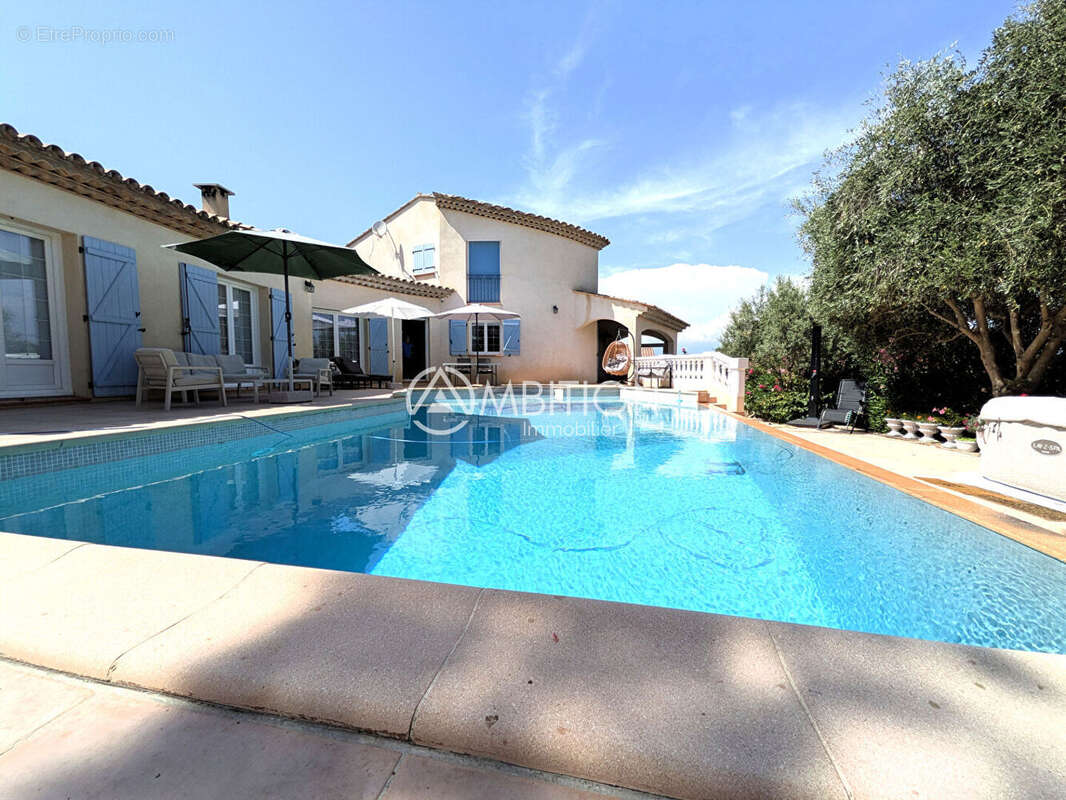 FREJUS (83370) Superbe villa familiale de 5P avec piscine, garage. - photo 3