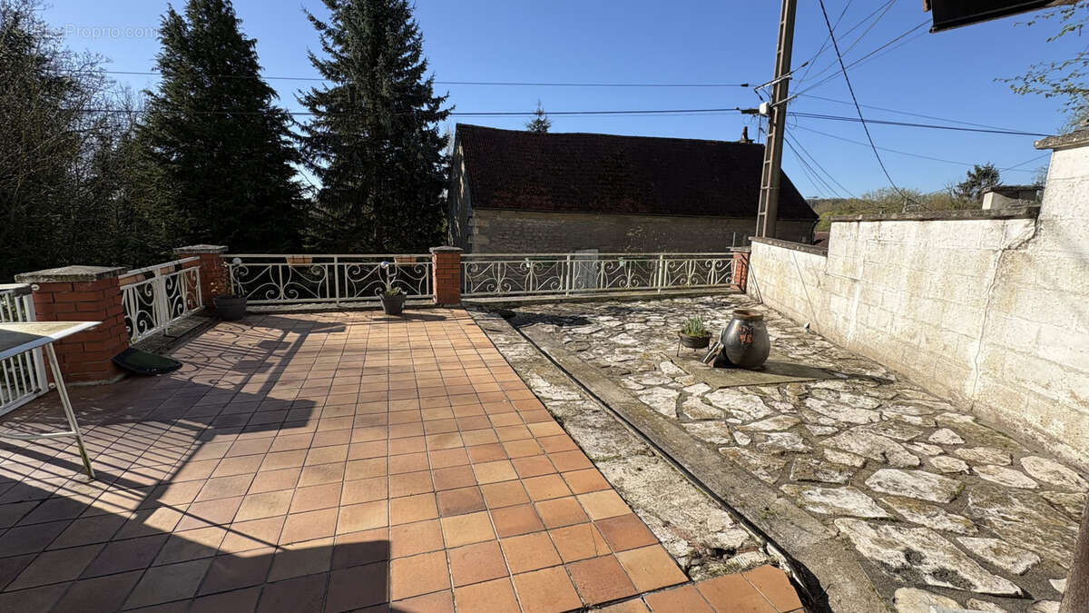 Maison à SAINT-VAAST-LES-MELLO