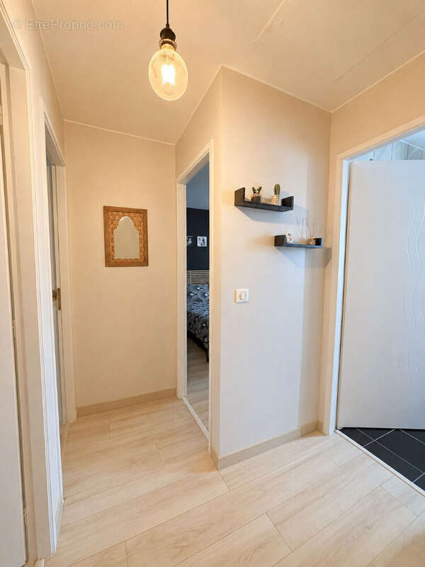 Maison à la Chapelle en Serval de 89 m² Idéalement située avec 300m2 de terrain !!! - photo 7