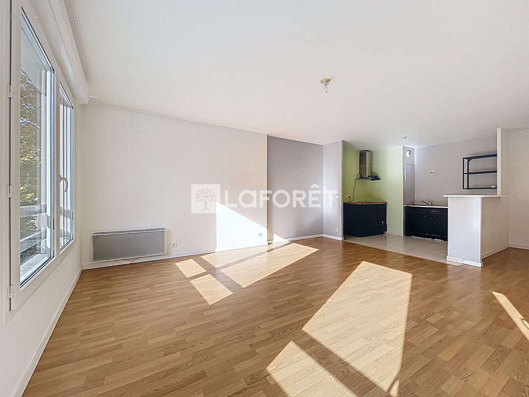 Appartement à COMBS-LA-VILLE