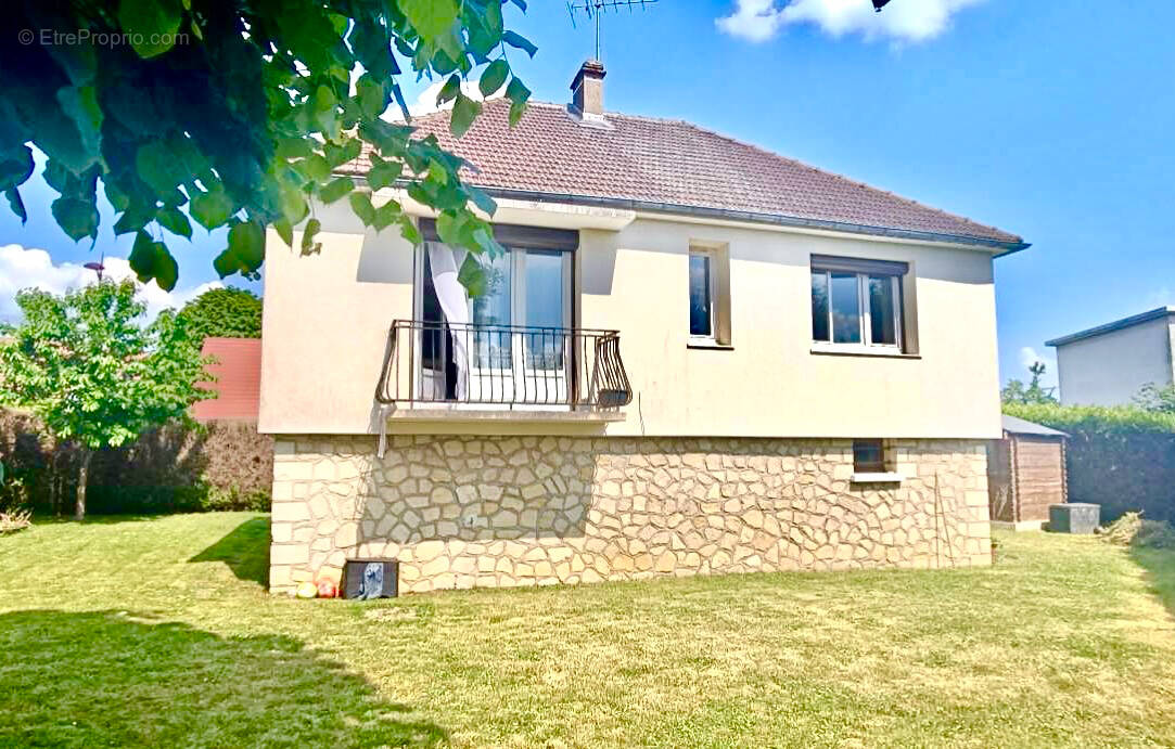 Maison à SAINTE-GENEVIEVE