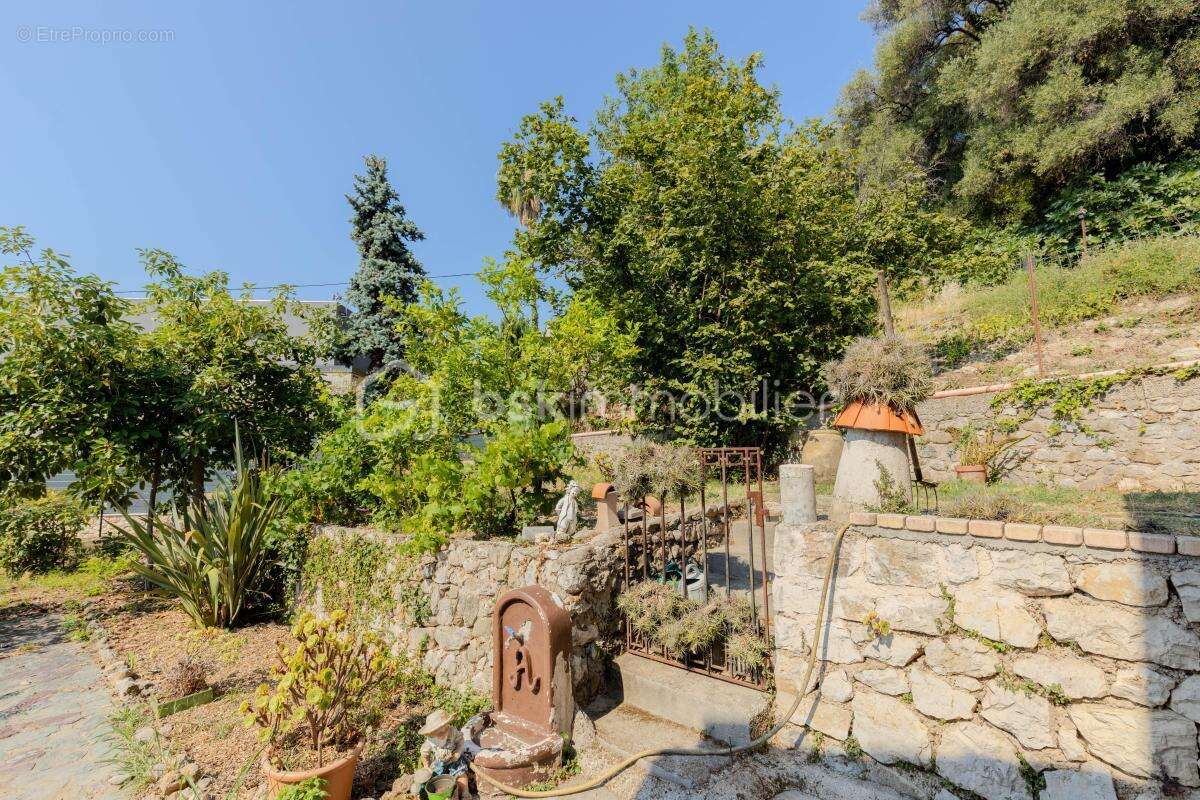 Menton - Val de Gorbio : Propriété vue mer sur terrain de 2 498 m² - photo 27