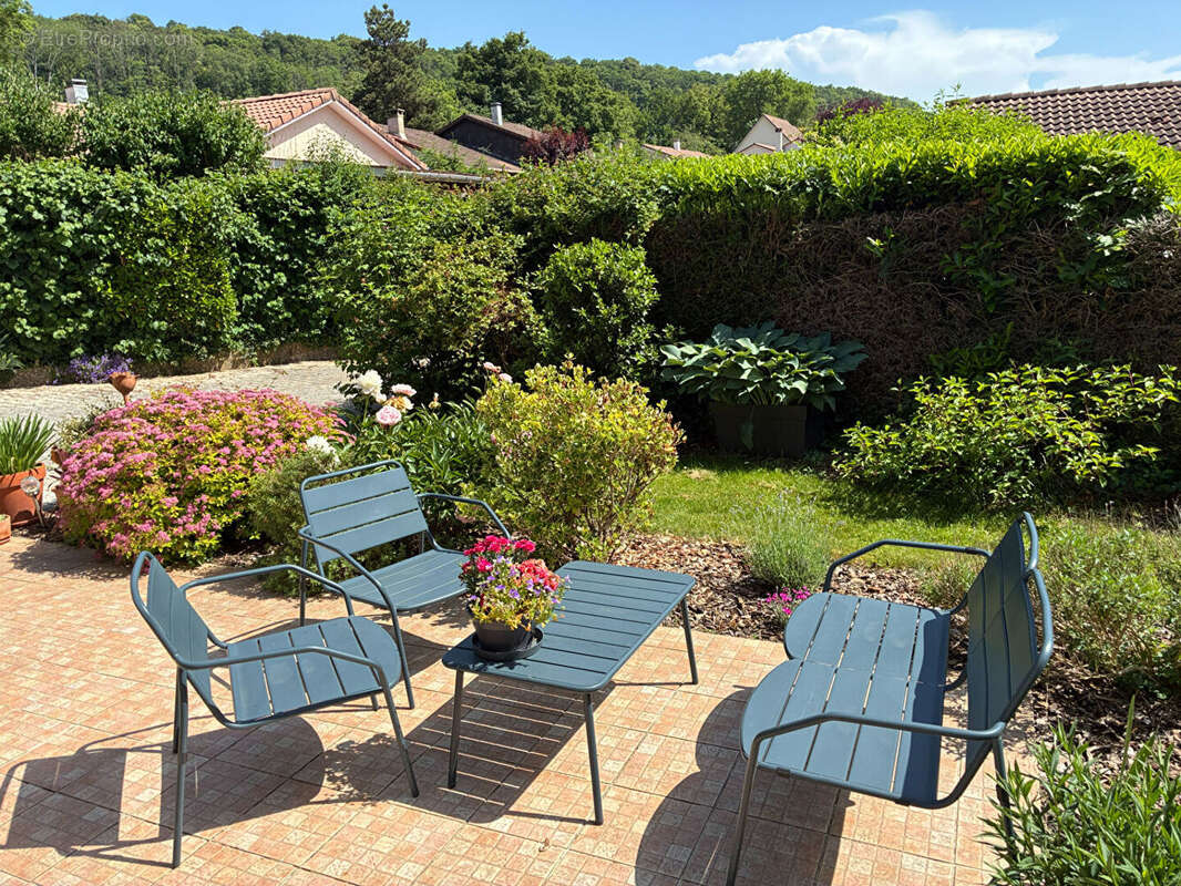 Maison à MISEREY-SALINES
