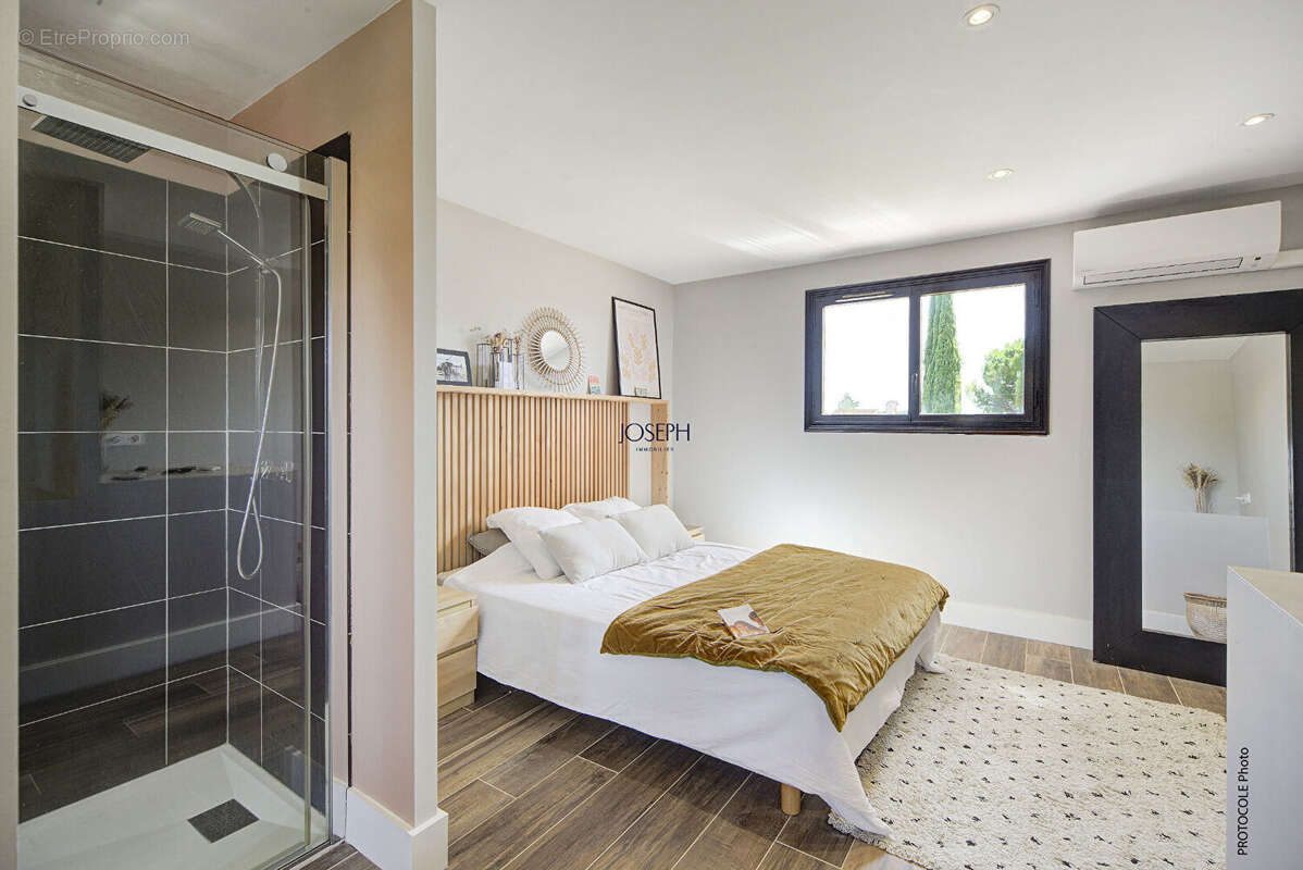 Maison à LA SALVETAT-SAINT-GILLES