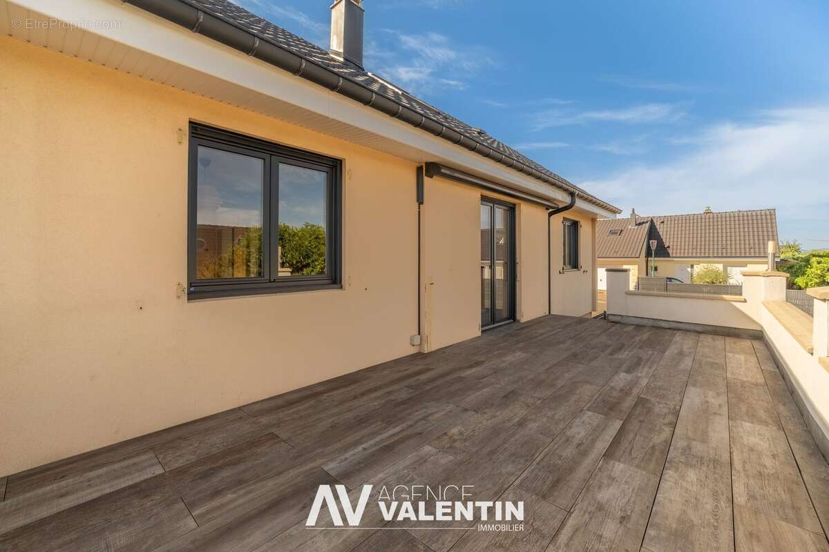 Maison 130 m² à Marly  - photo 2