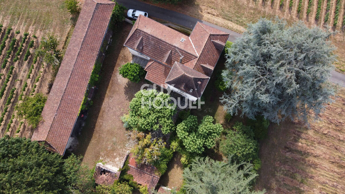 Maison à PARNAC