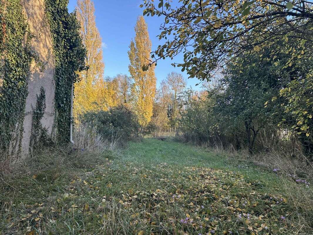 Maison à SAINT-LAMBERT-DU-LATTAY