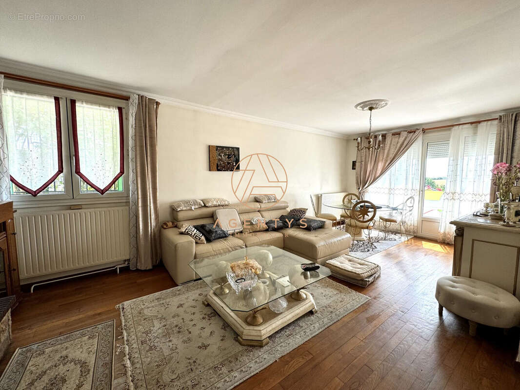 Maison 108 m² à Louvres  - photo 4
