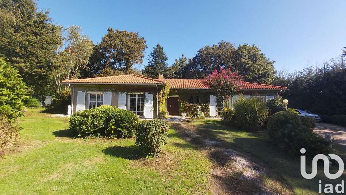 Photo 2 - Maison à NIEUL-LE-DOLENT