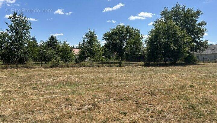 Terrain à LE SAULCHOY