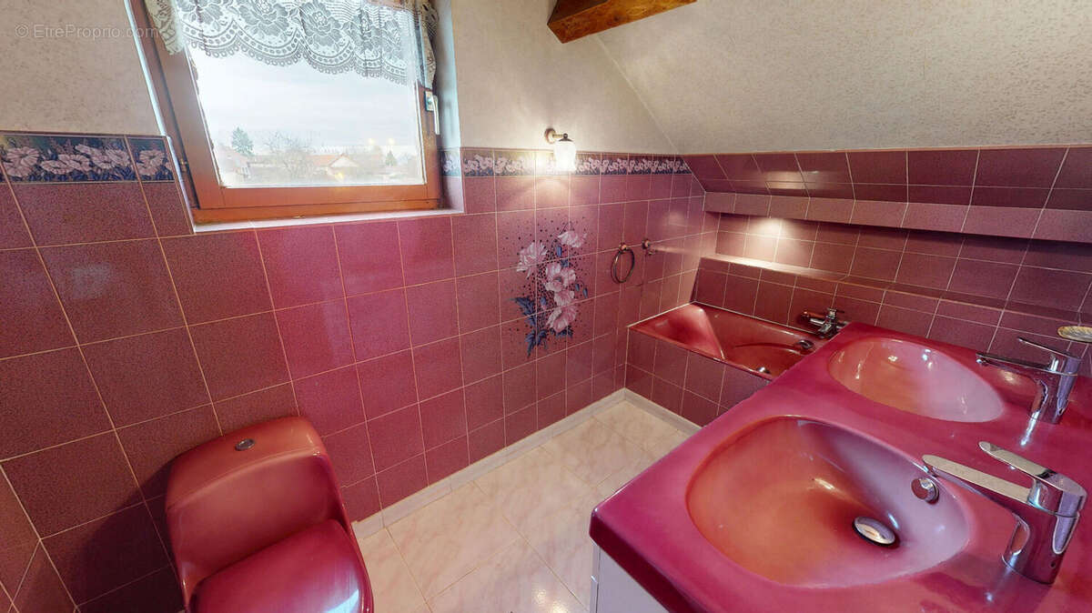 Maison à VARENNES-VAUZELLES