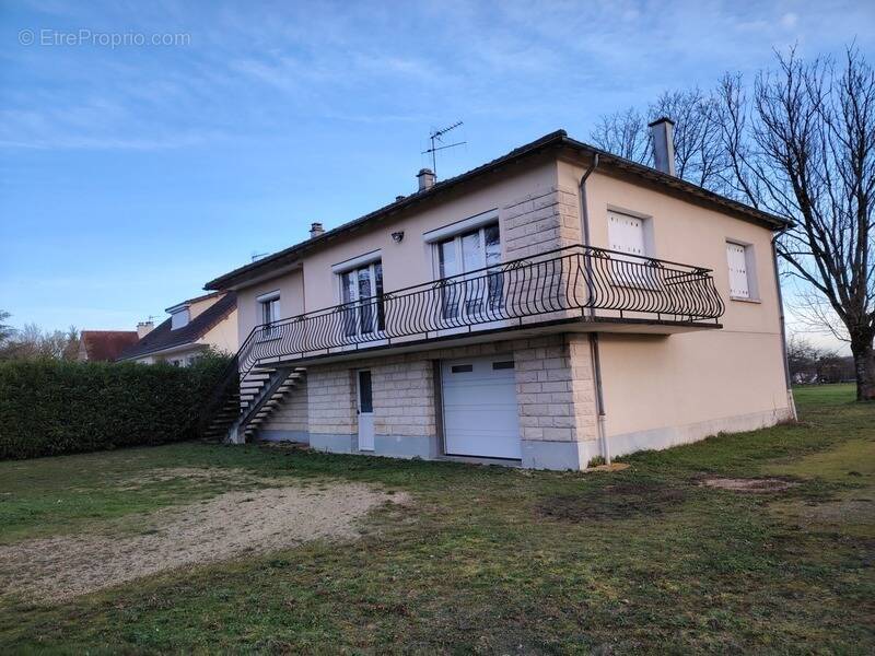 Maison à FONTAINE-LE-COMTE