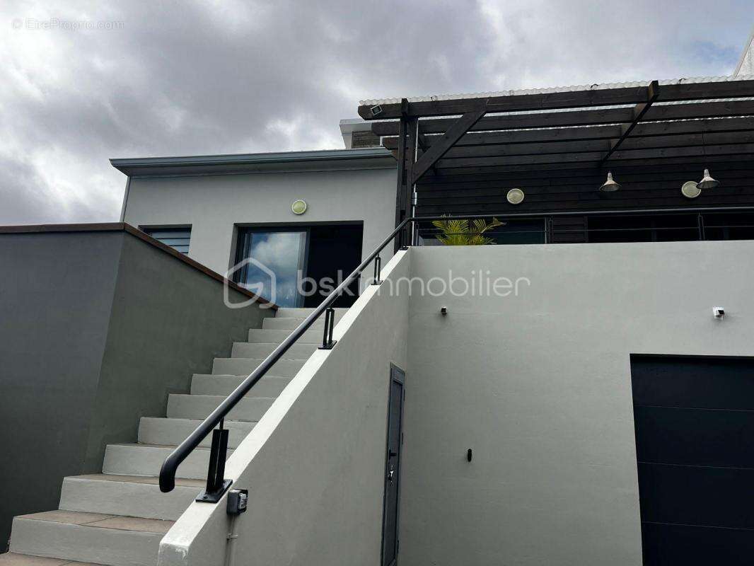 Maison à LES AVIRONS