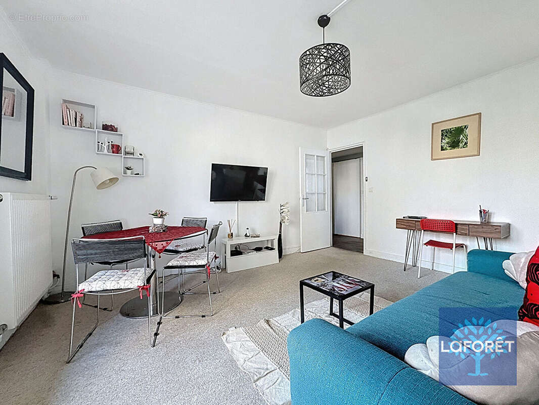 Appartement à CHILLY-MAZARIN