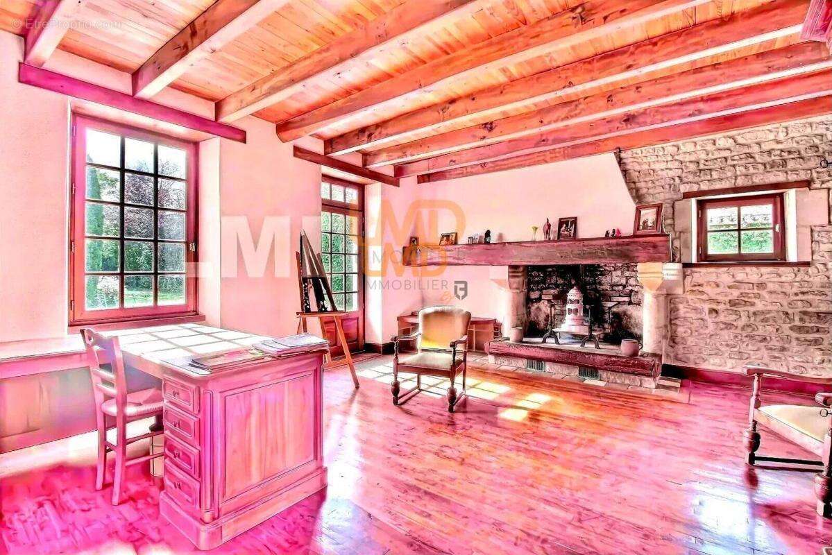 Maison à SAINT-MARTIN-DE-JUILLERS