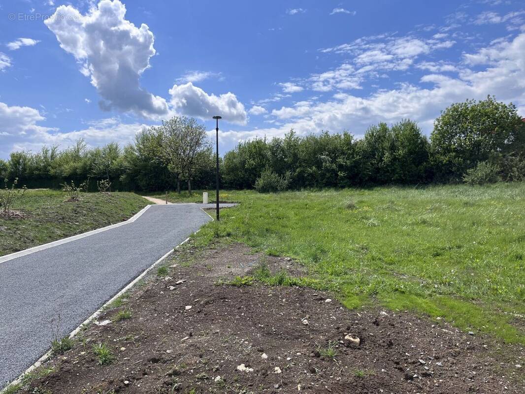 Terrain à ARPAJON-SUR-CERE