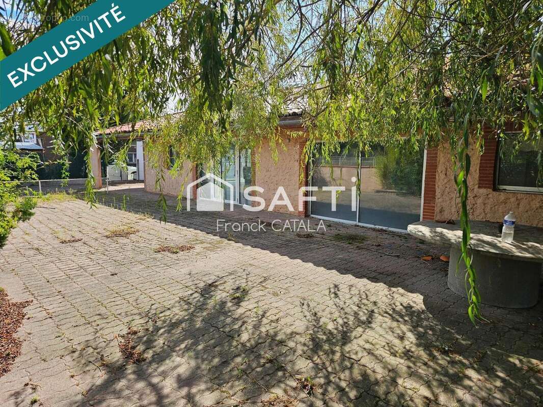 Photo 7 - Commerce à ESCALQUENS