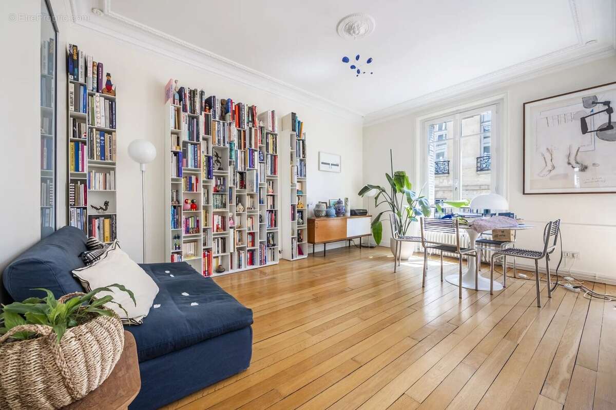 Appartement à PARIS-3E