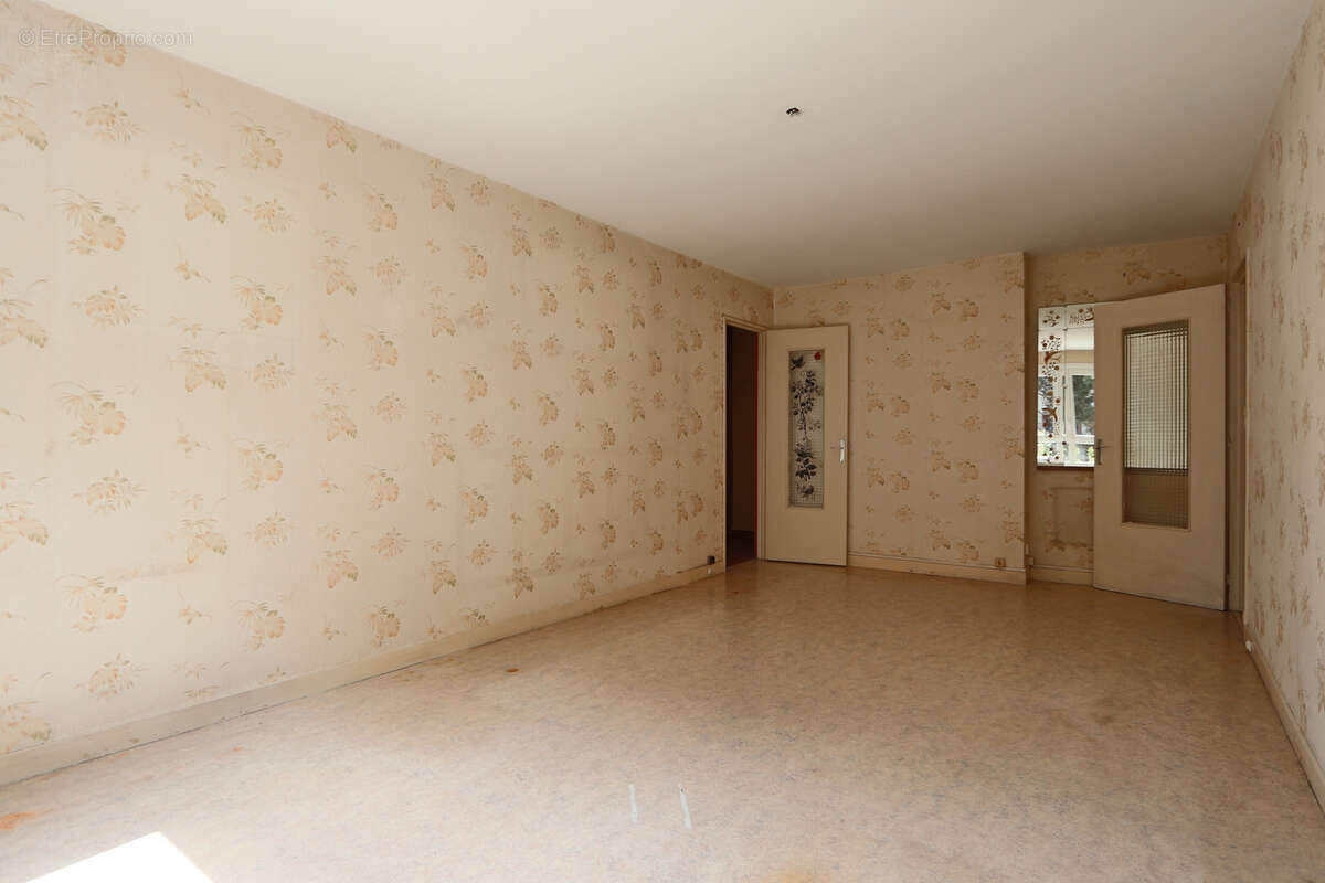 Appartement à LES PAVILLONS-SOUS-BOIS