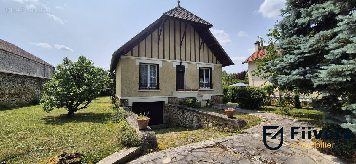 Maison à MENNECY