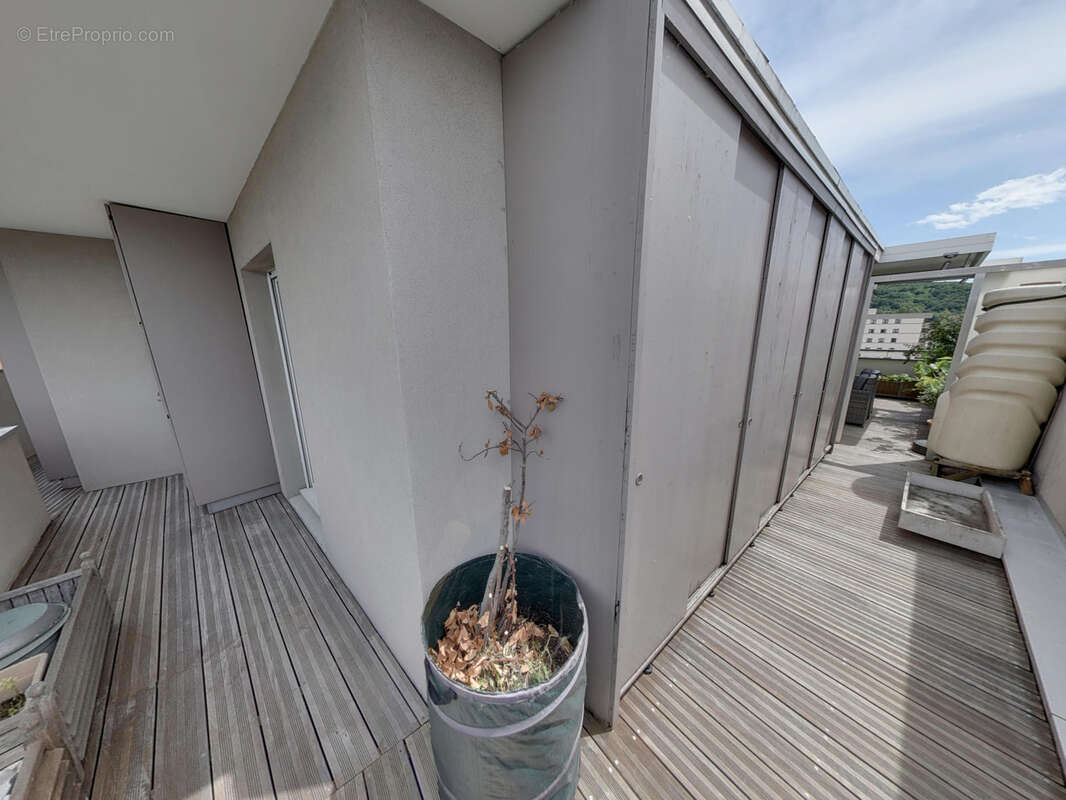 Superbe loft haut de gamme 3 pieces + cuisine en dernier etage avec vue echirolles - photo 16