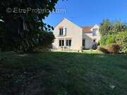 Maison à SOISY-SUR-SEINE